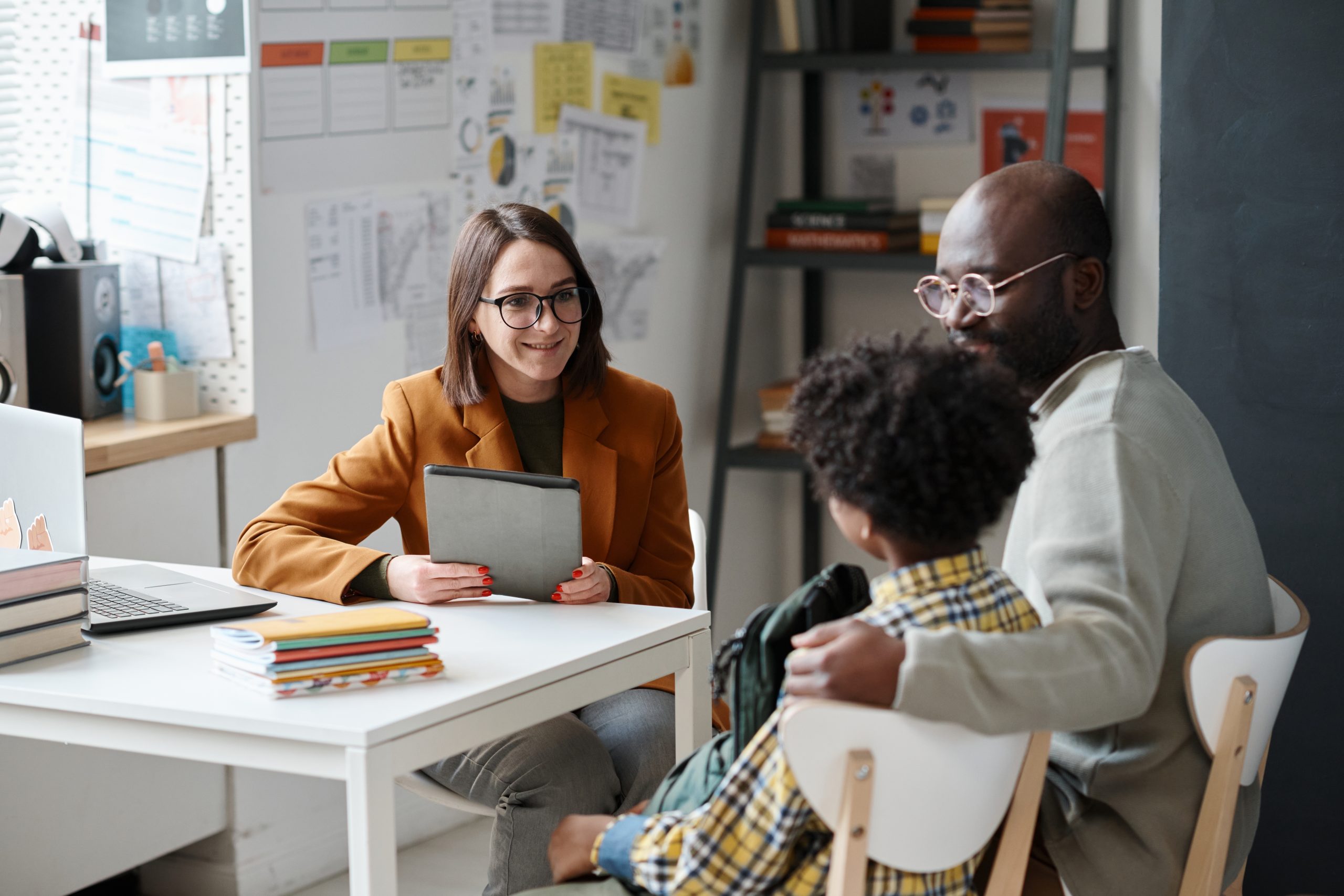 AM-article-Study Reveals Critical Gap in Teacher Training on Parental Engagement - featured image