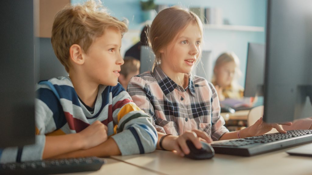 AM-article-Achieving Best Practices for Online Safety in Schools - featured image